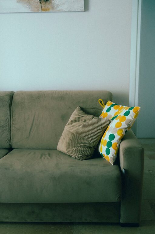 Tips for Creating a Cosy and Inviting Living Room Atmosphere